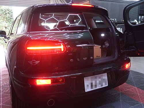 スプリットドアを開けた際の点灯パターン