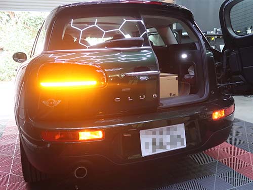 スプリットドアを開けた際の点灯パターン