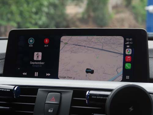 フルスクリーン表示でのApple CarPlay