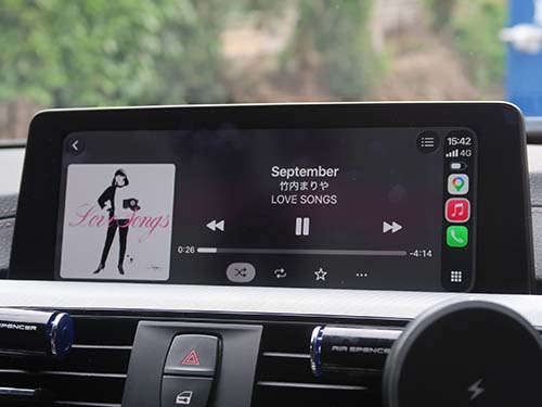 Apple CarPlayの画面をiDriveディスプレイ全体に表示