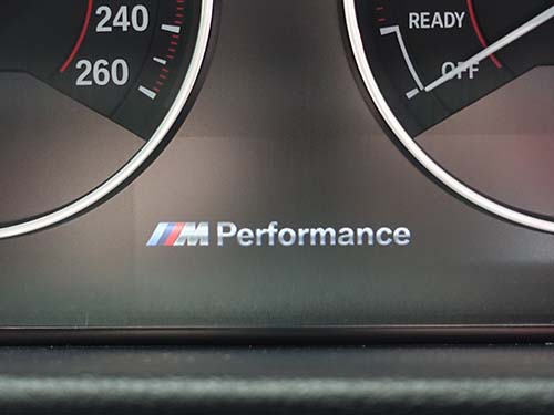 メーター内ロゴマーク変更(BMW→M)