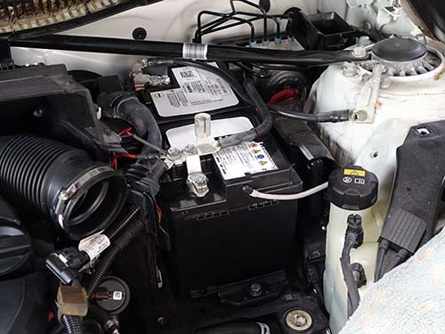 BMW純正の80Ah AGMバッテリー