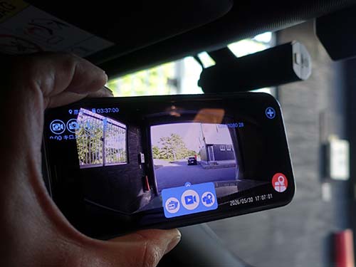 記録した映像の確認や各種設定をスマホ上で行なえます