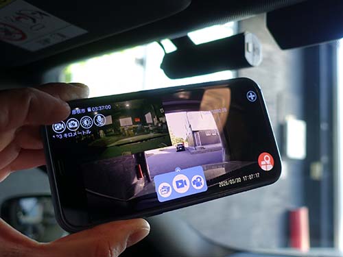 記録した映像の確認や各種設定をスマホ上で行なえます