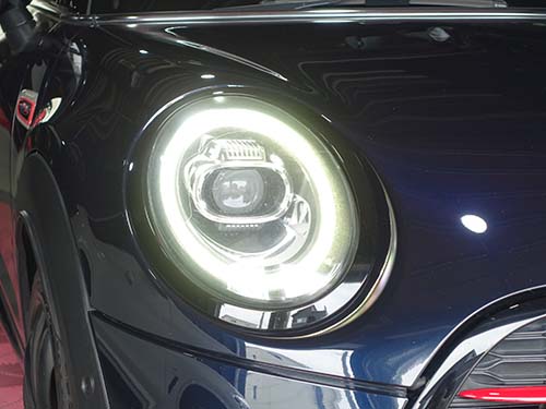 デイライト発光時のLEDの発光輝度77%に調整
