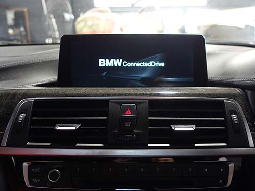 iDriveが約10秒ごとに再起動を繰り返す状態