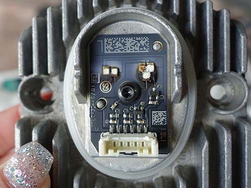 LEDモジュール2つとも焼損