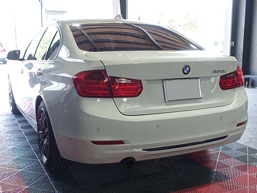 BMW 3シリーズ セダン（F30）320i