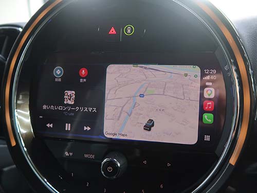画面いっぱいにApple CarPlayが表示されるフルスクリーン表示にも対応