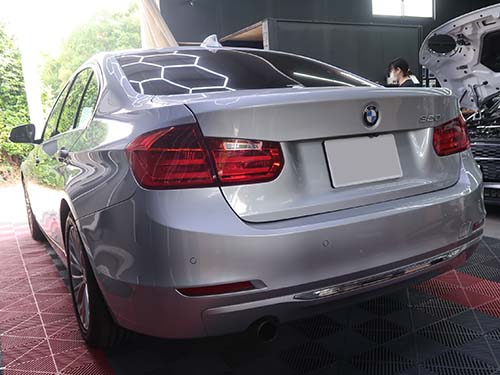 BMW 3シリーズ(F30)320i