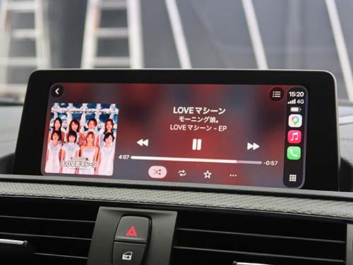 地図アプリや音楽アプリをディスプレイ全体で確認できる