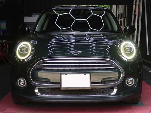 茶色く暗かった運転席側のデイライトが、白く明るく発光する状態へ復活