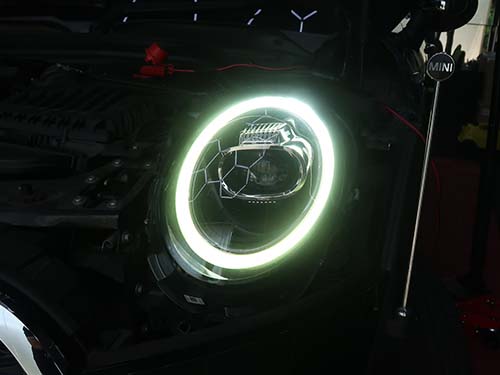 ベロフ製LEDモジュールに交換すると白く発光