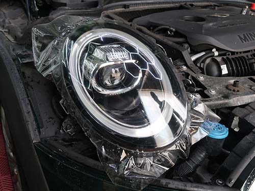 LCIモデル用LEDヘッドライトにプロテクションフィルム