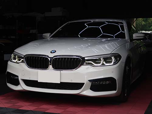 BMW 5シリーズツーリング（G31）523i