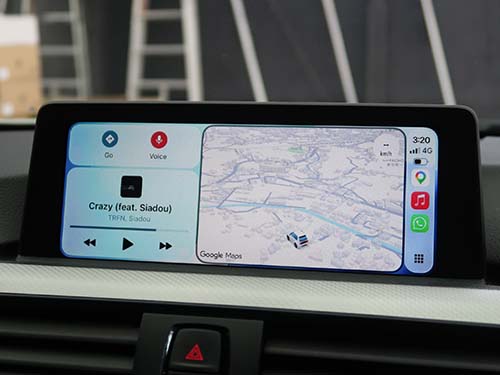 フルスクリーン表示かつワイヤレス接続でAppleCarPlay