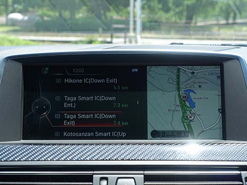 新しくできた道路を使った経路案内ができる