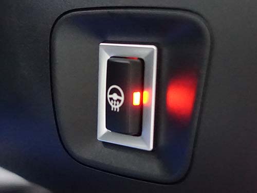 スイッチを押すと横のLEDが点灯