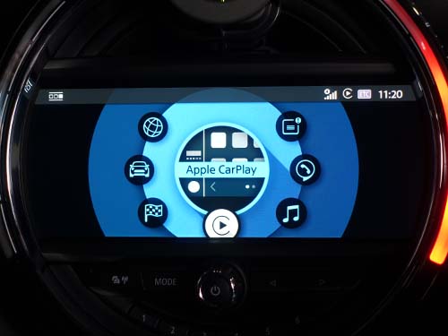 AppleCarPlayを純正機能として有効化
