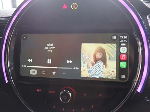 ナビ全画面表示でCarPlayを使える状態