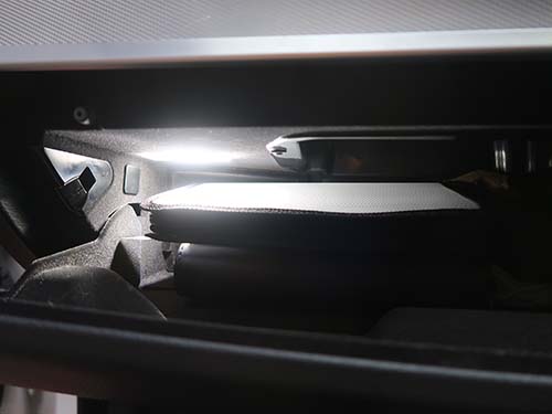 グローブボックス灯LED化