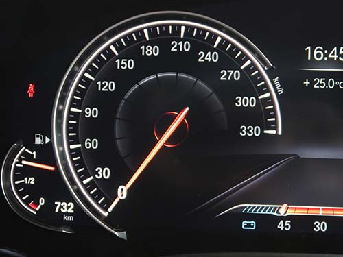 液晶メーターの330km/h表示化