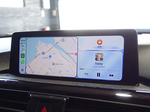 第3世代のナビにはインターフェースを追加してCarPlay