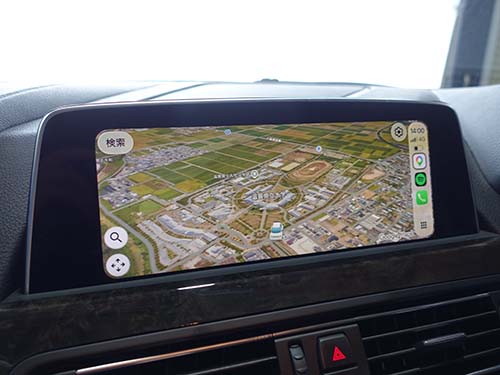 純正のApple CarPlayで使える機能をそのまま純正モニターで扱えます