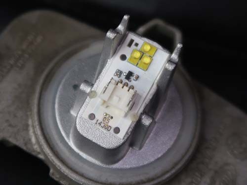 BMW純正新品のLEDモジュールへ交換