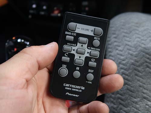 カロッツェリア DEH-5600のCDプレーヤーのリモコン