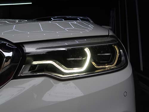 デイライトが暗く茶色くなる原因はLEDの発熱による導光面の焼損
