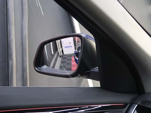 後退時の助手席ミラー下降角度変更(浅く)
