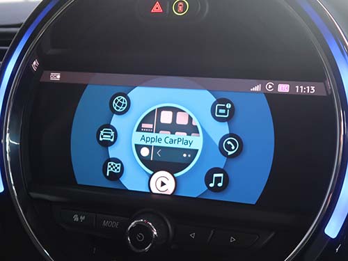 メーカーオプションと同じ純正機能としてCarPlayが動作