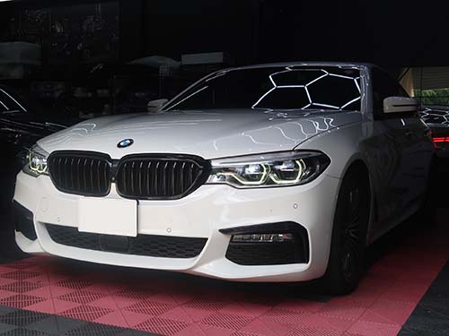 BMW 5シリーズ セダン(G30)523d