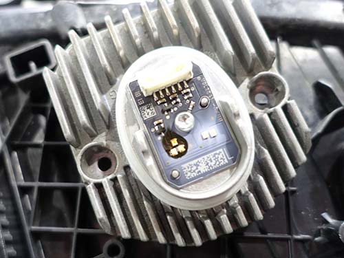 光源であるLEDモジュール側にダメージが残っていれば発光状態は戻りません