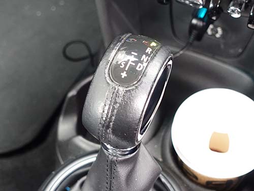 車両側が「Pレンジに入っていない」と誤認識してしまう