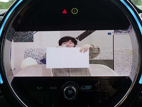 フィルムアンテナをリアウィンドウに貼り直しテレビの受信が可能
