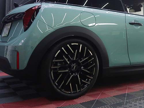 日本オリジナル仕様の車高調整式サスペンションキット
