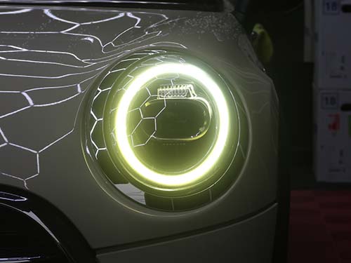 リングライトは明るく白く発光する状態に復活