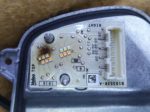 MINI純正の新品LEDモジュールに交換