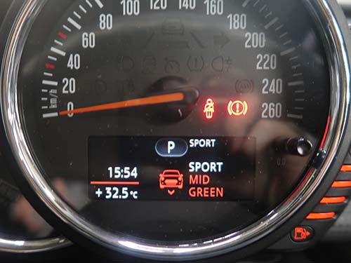 リングを左右に操作することでSPORT／MID／GREENの3モードを切り替え