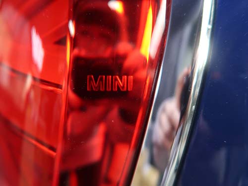 当然ですがMINI純正のLCIテールライト