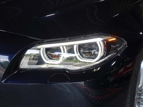 デイライト発光・ポジションライト発光・ロービーム発光・アダプティブライト発光・ハイビーム発光・ウインカー点灯と、一通りの動作チェック