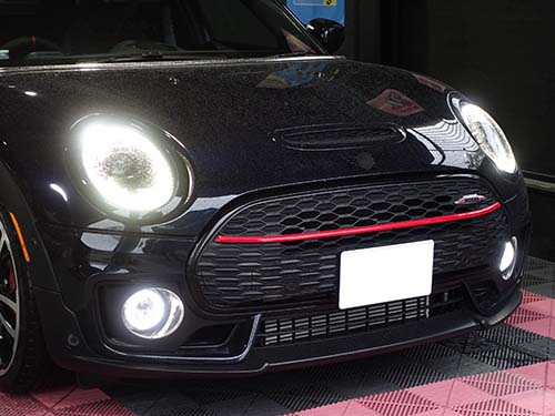 LEDフォグライトユニットも丸状でデイライト発光