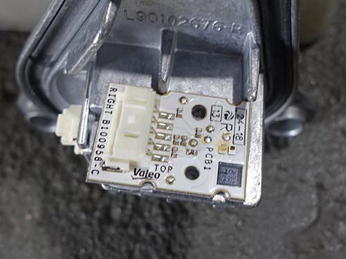 運転席側のLEDモジュールにもダメージがありました