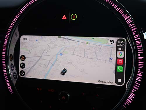 iPhoneの地図アプリや音楽アプリを純正ディスプレイに表示