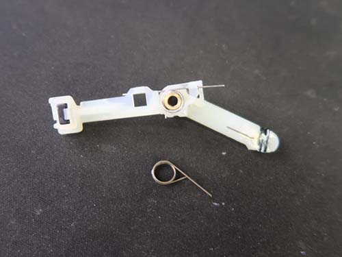 不具合を起こしている内部のバネだけを交換