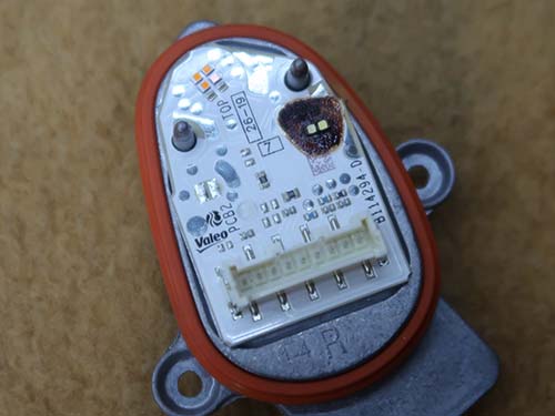 外側・内側ともLEDモジュールにダメージがありました