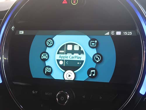 純正Apple CarPlayを有効化