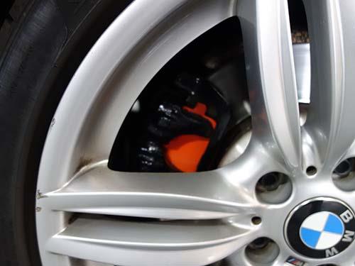 BMW 6シリーズ(F12) リアブレーキパッド交換とコーディング施工